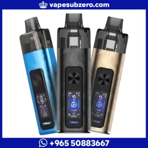 جهاز شيشة الكترونية يو ويل تايفوس Uwell Typhos بقوة 45 واط، تظهر ثلاثة ألوان مختلفة مع شاشة رقمية ملونة.